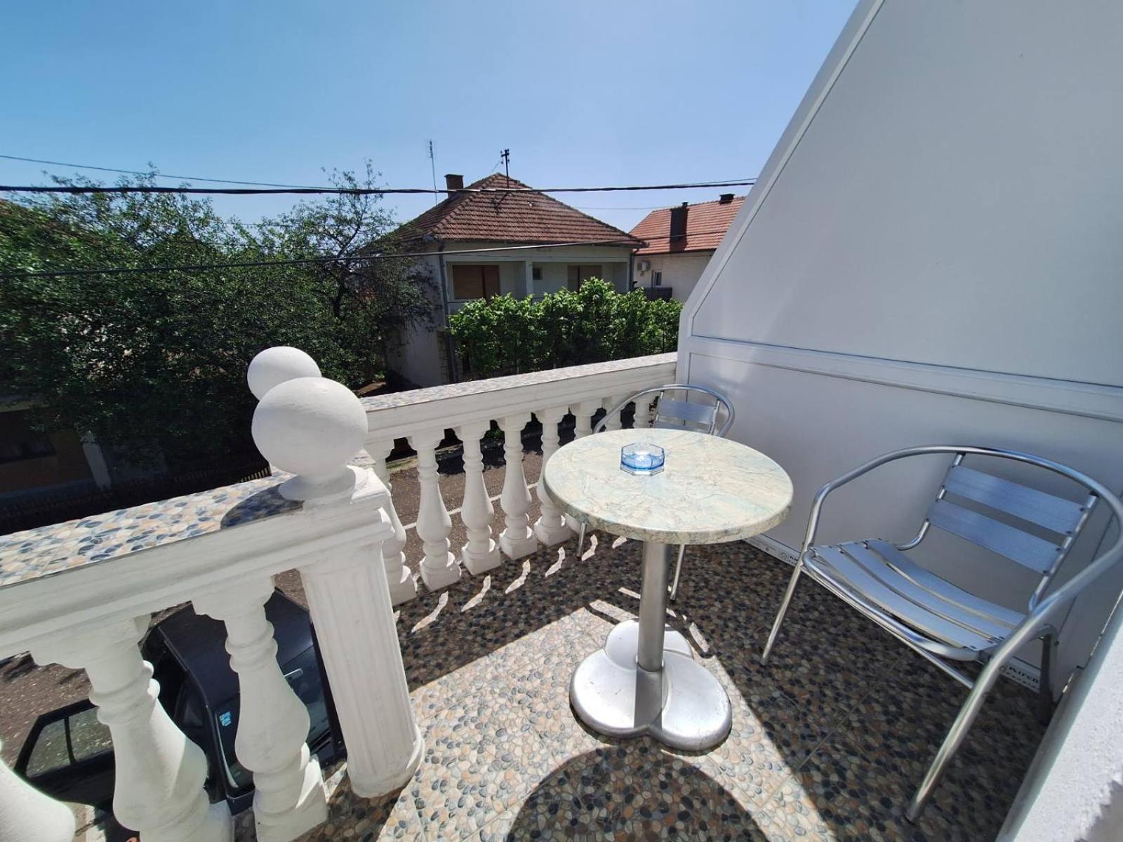 Sobe-Apartmani Modrica Extérieur photo