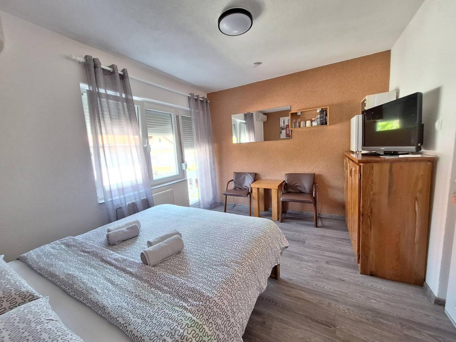 Sobe-Apartmani Modrica Extérieur photo