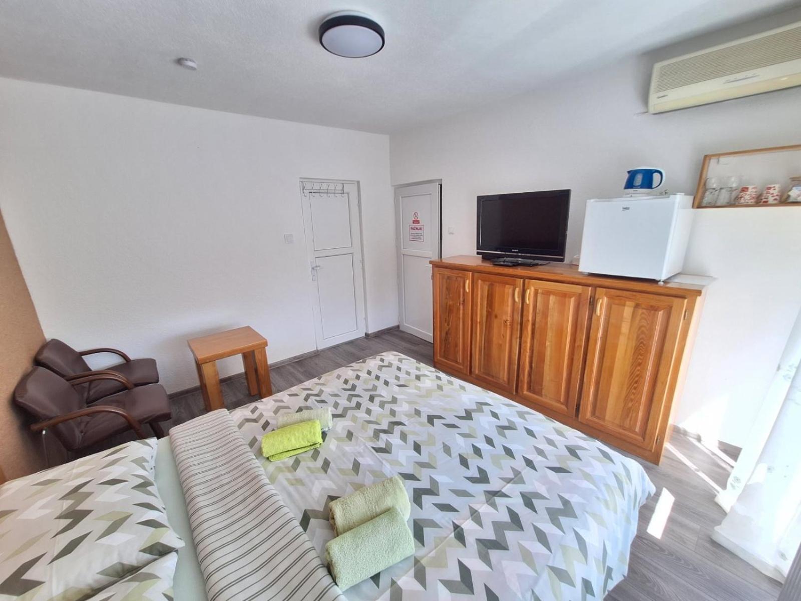 Sobe-Apartmani Modrica Extérieur photo